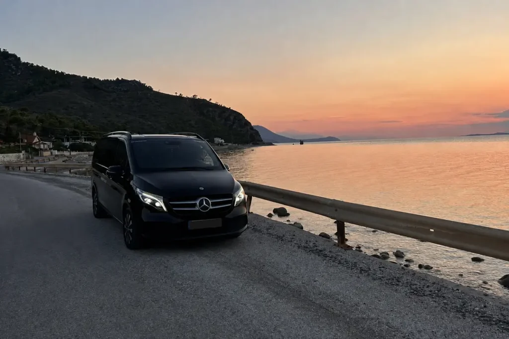 Ιδιωτικό VIP van δίπλα στη θάλασσα